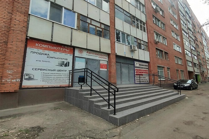 Аренда офиса с подсобным помещением на первом этаже жилого дома в центре Пензы